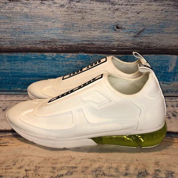 Dkny Shoes - Women’s DKNY White Nilli Nylon Trainers Sock